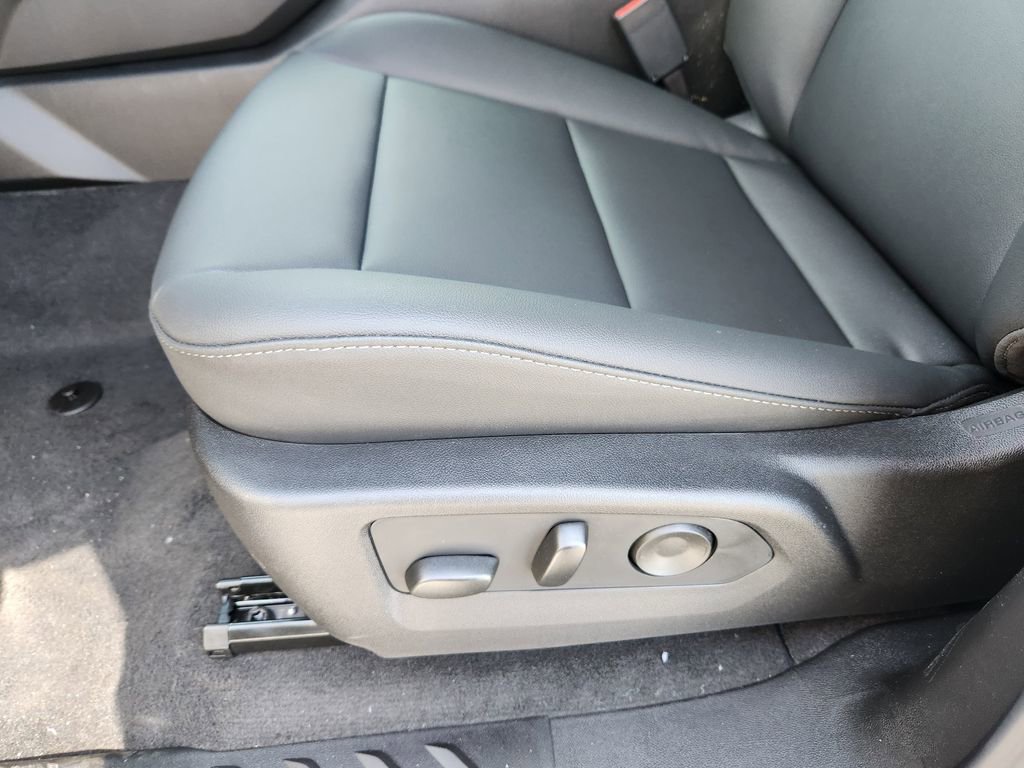 New 2026 GMC Canyon Elevation w/ Convenience Package image 15