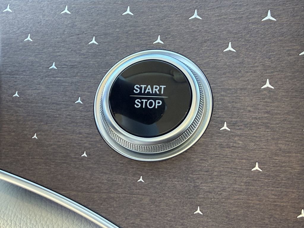 New 2026 Mercedes-Benz EQE 320 4MATIC SUV image 24