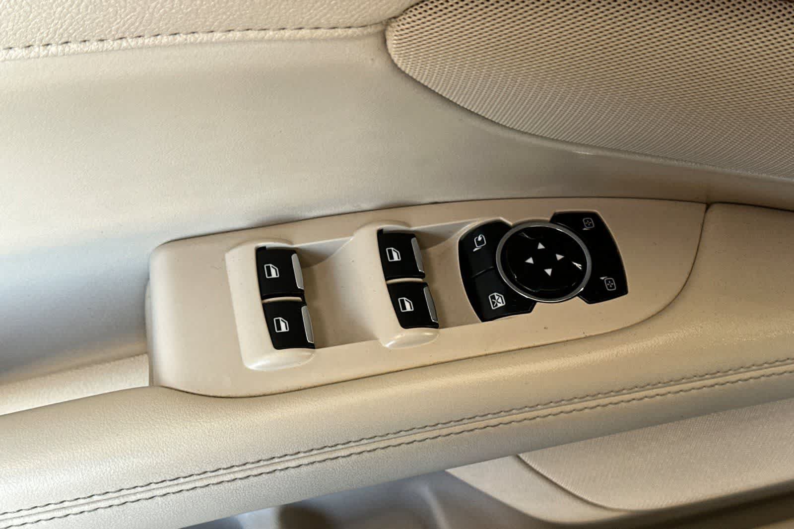 Used 2017 Lincoln MKZ Reserve FWD image 14