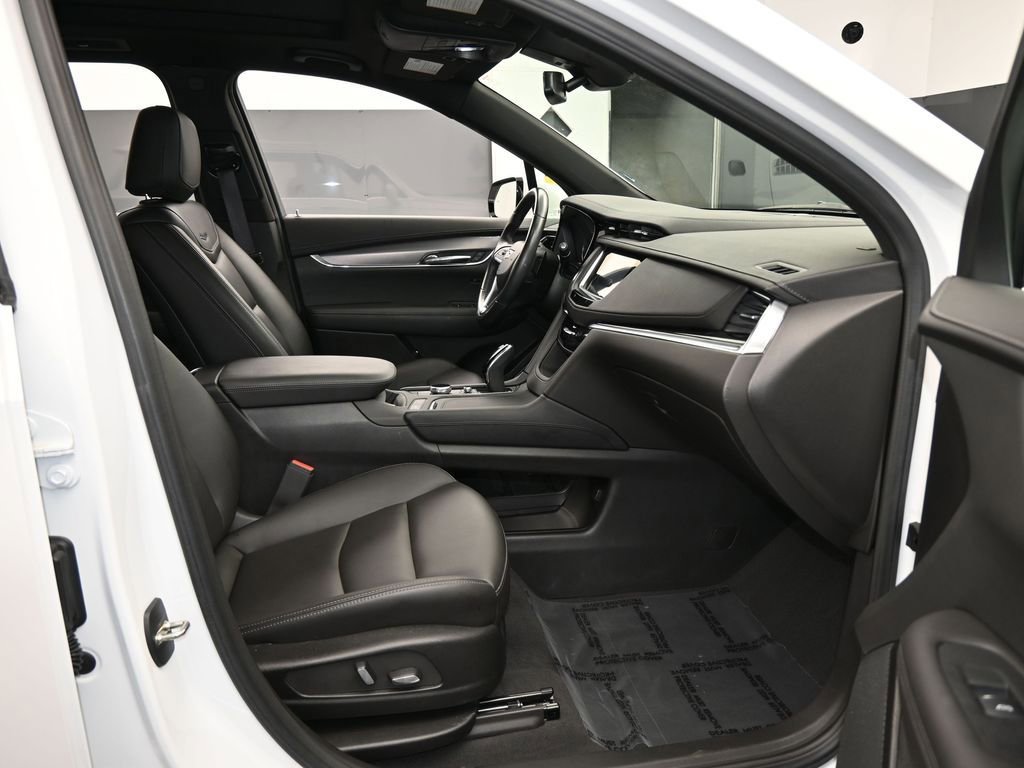 Used 2024 Cadillac XT6 Luxury image 51