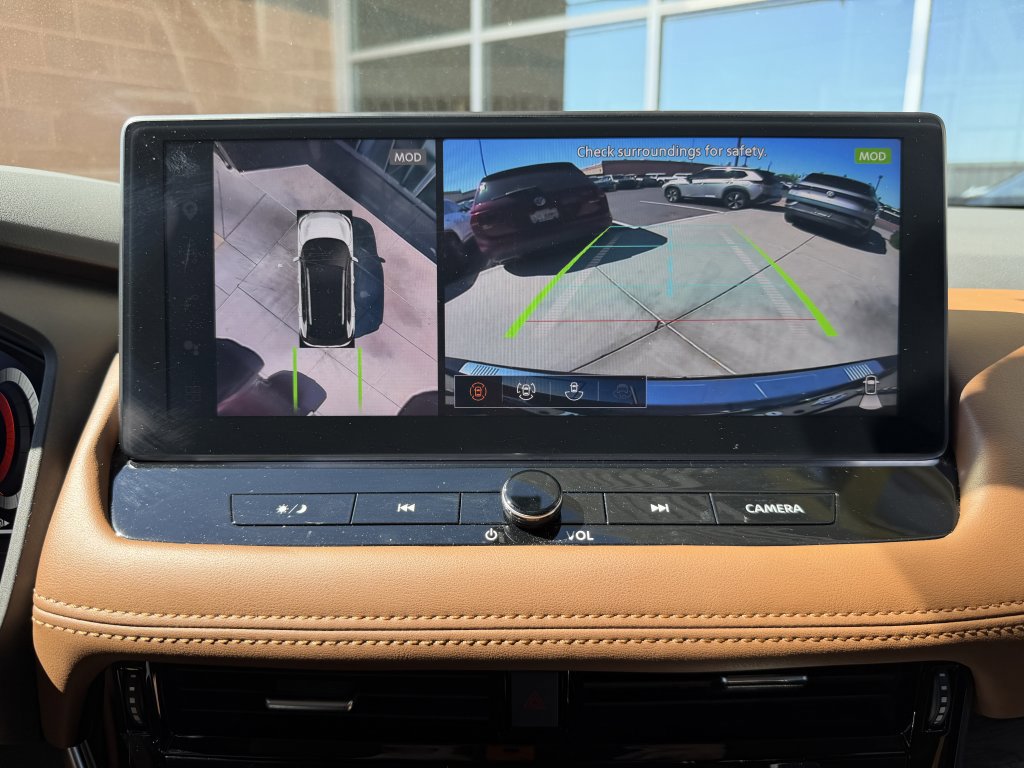 Used 2025 Nissan Rogue Platinum w/ Tech Package image 22