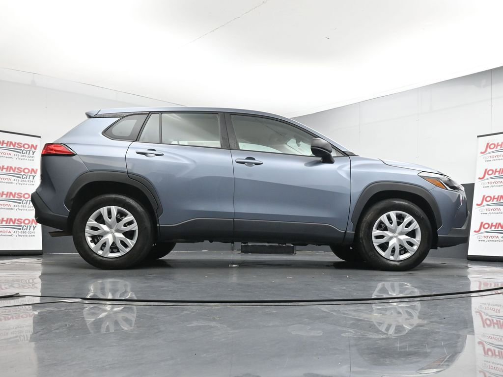 Used 2023 Toyota Corolla Cross L image 38