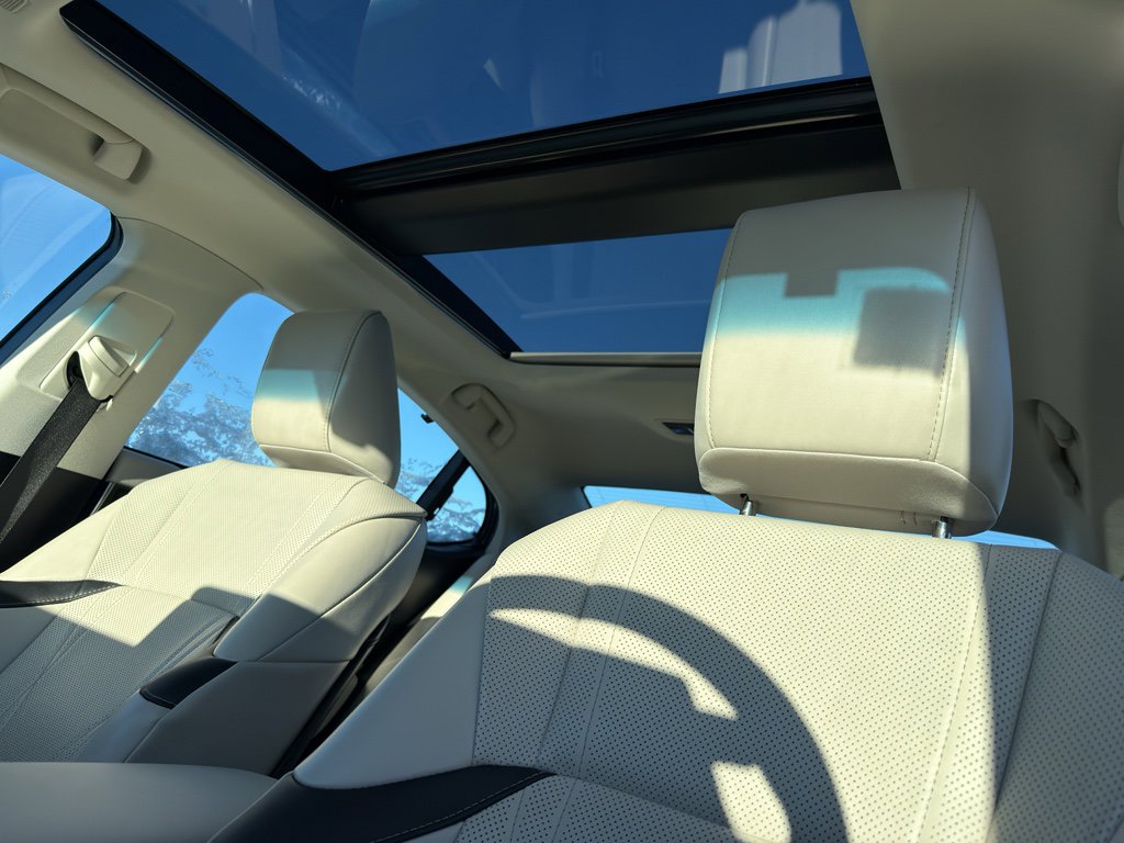 Used 2024 Lexus ES 350 Ultra Luxury w/ Accessory Package (Z1) image 27