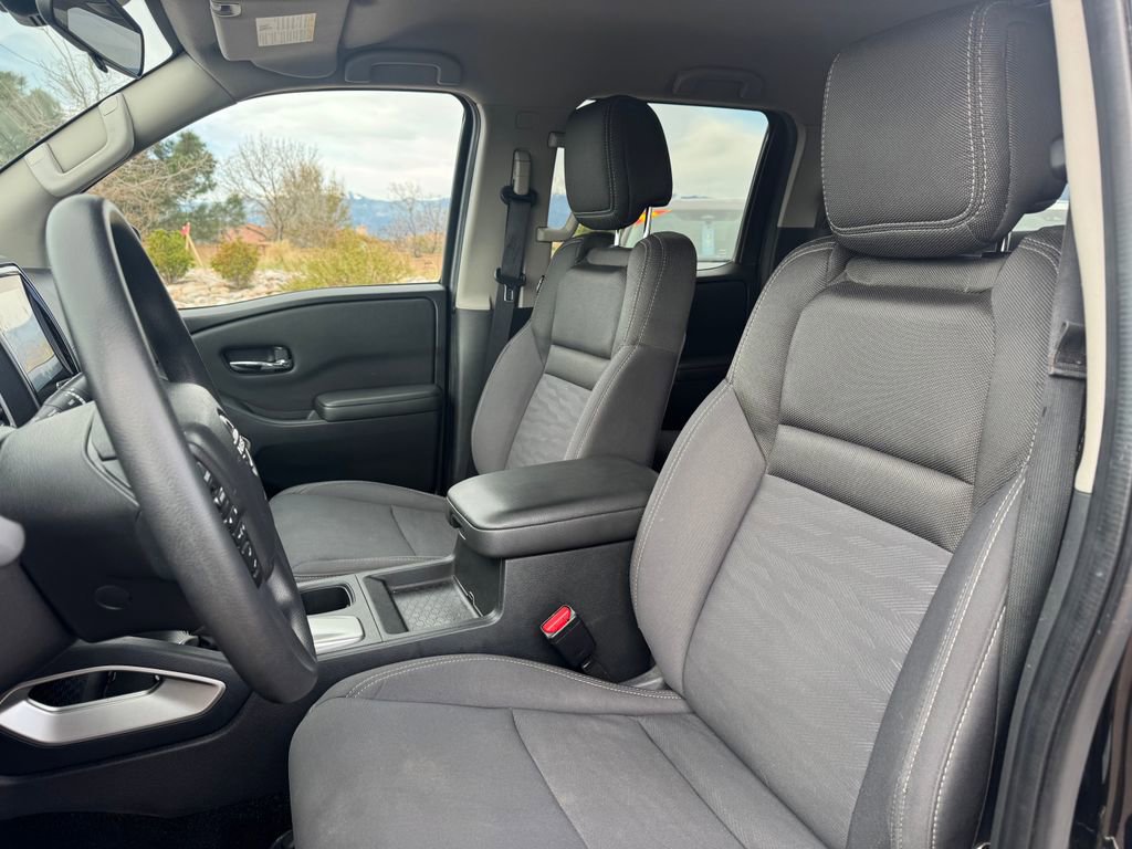 Used 2023 Nissan Frontier SV AWD/4WD image 7