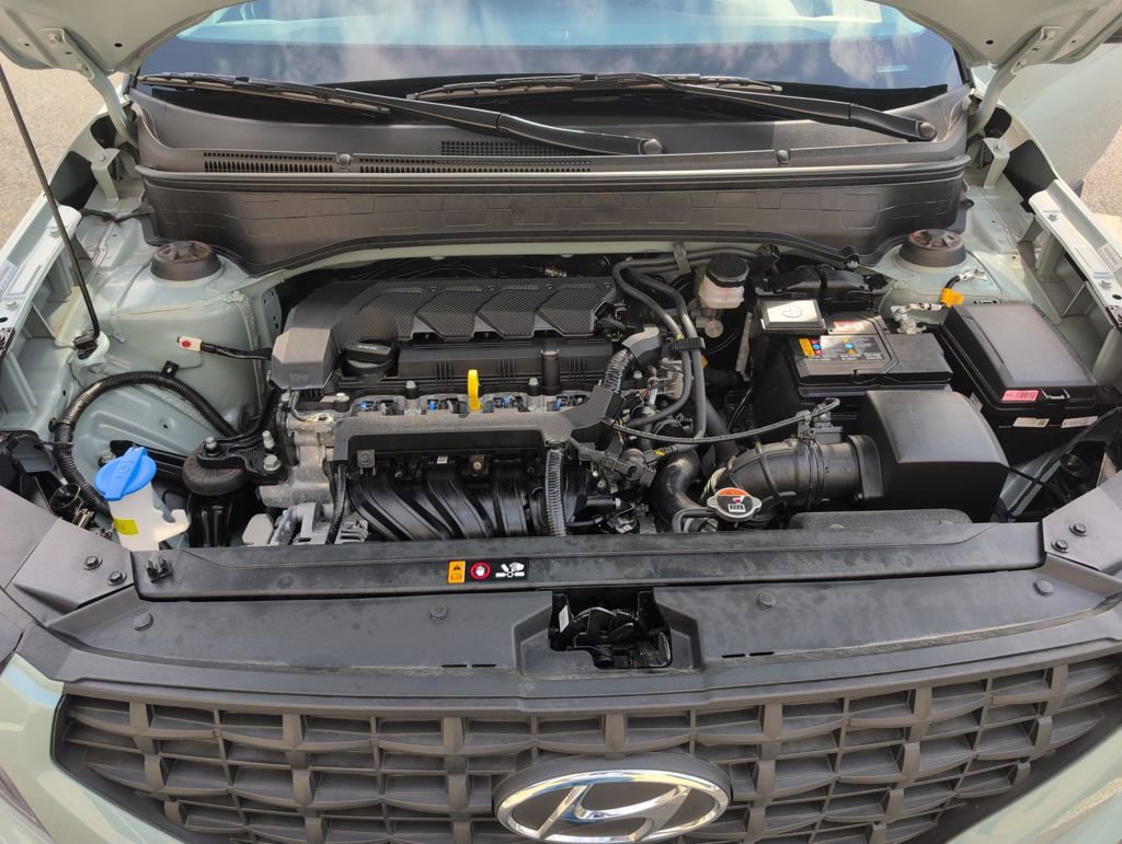 Certified 2025 Hyundai Venue SE image 23