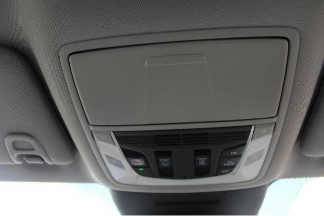 Used 2025 Acura MDX w/ Technology Package FWD image 46