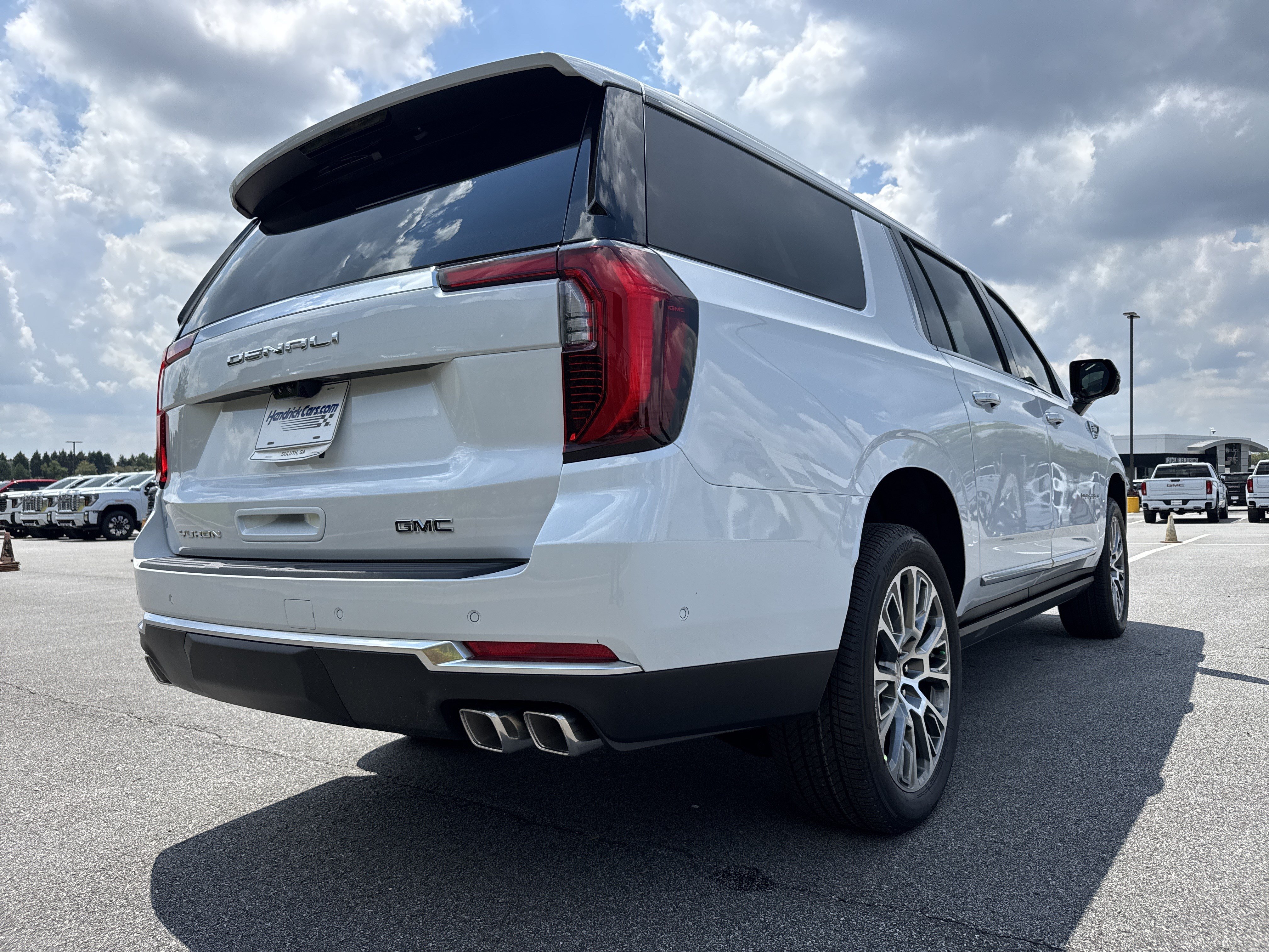 New 2026 GMC Yukon XL Denali w/ Denali Reserve Package RWD image 10