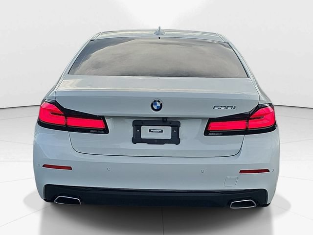 Used 2023 BMW 530i w/ Convenience Package RWD image 4