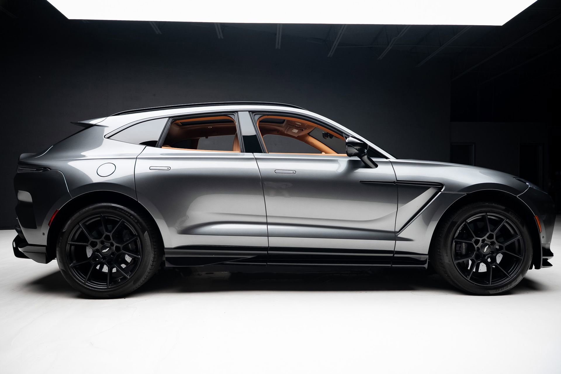 Used 2023 Aston Martin DBX 707 image 35