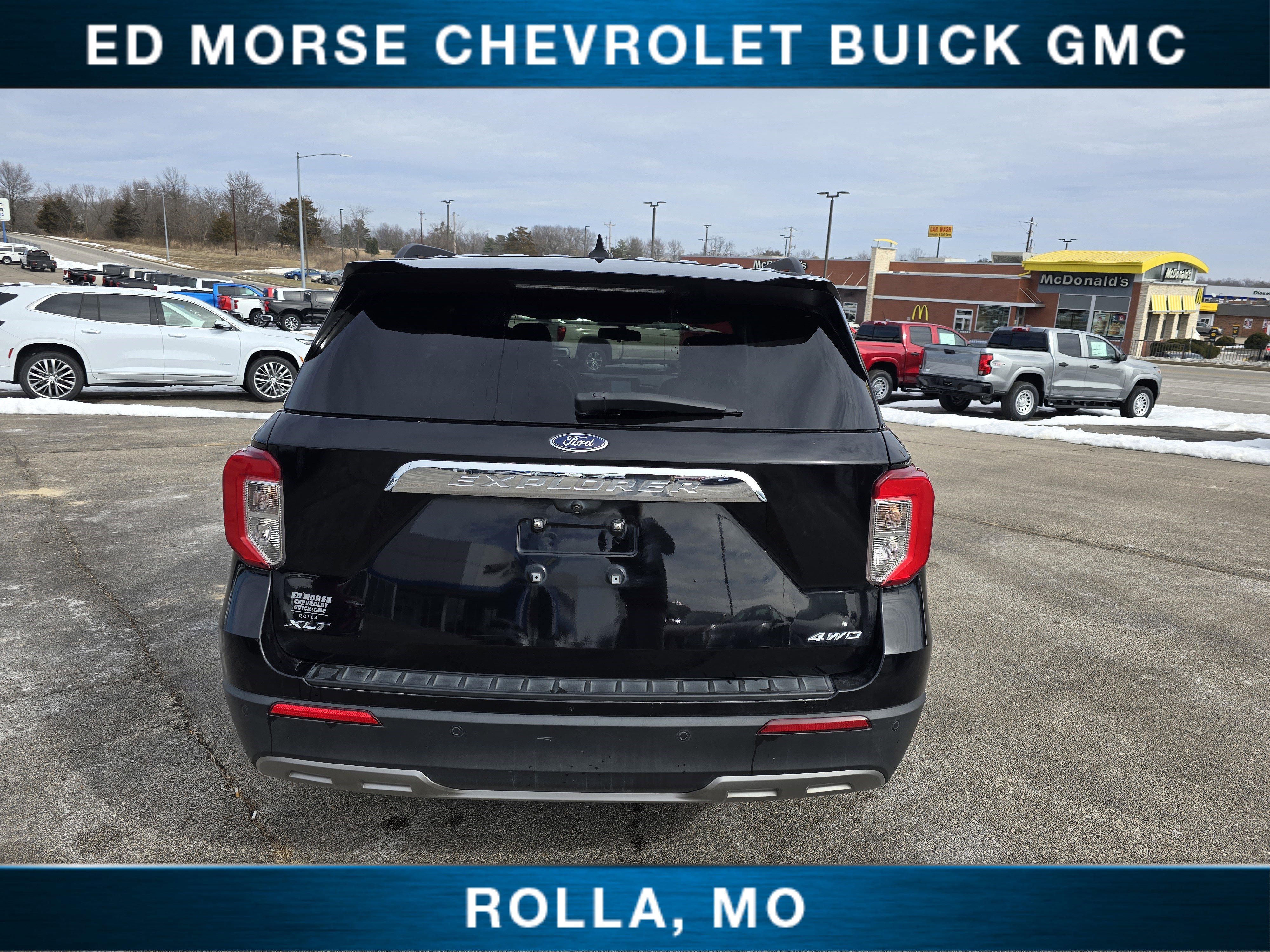 Used 2021 Ford Explorer XLT w/ Equipment Group 202A image 4