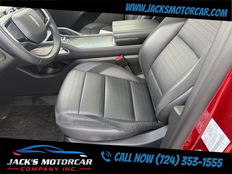 Used 2024 Lincoln Nautilus Reserve w/ Equipment Group 202A image 19