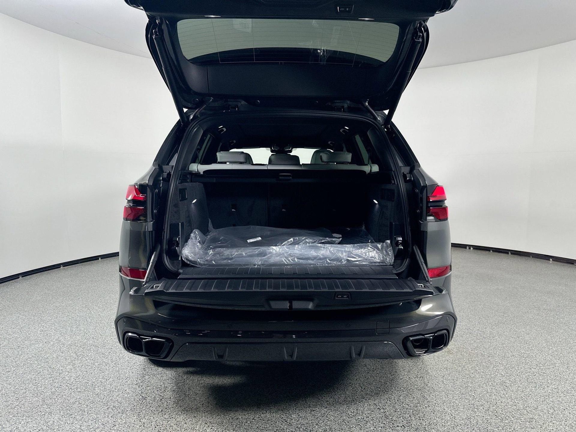 New 2026 BMW X5 M60i image 27