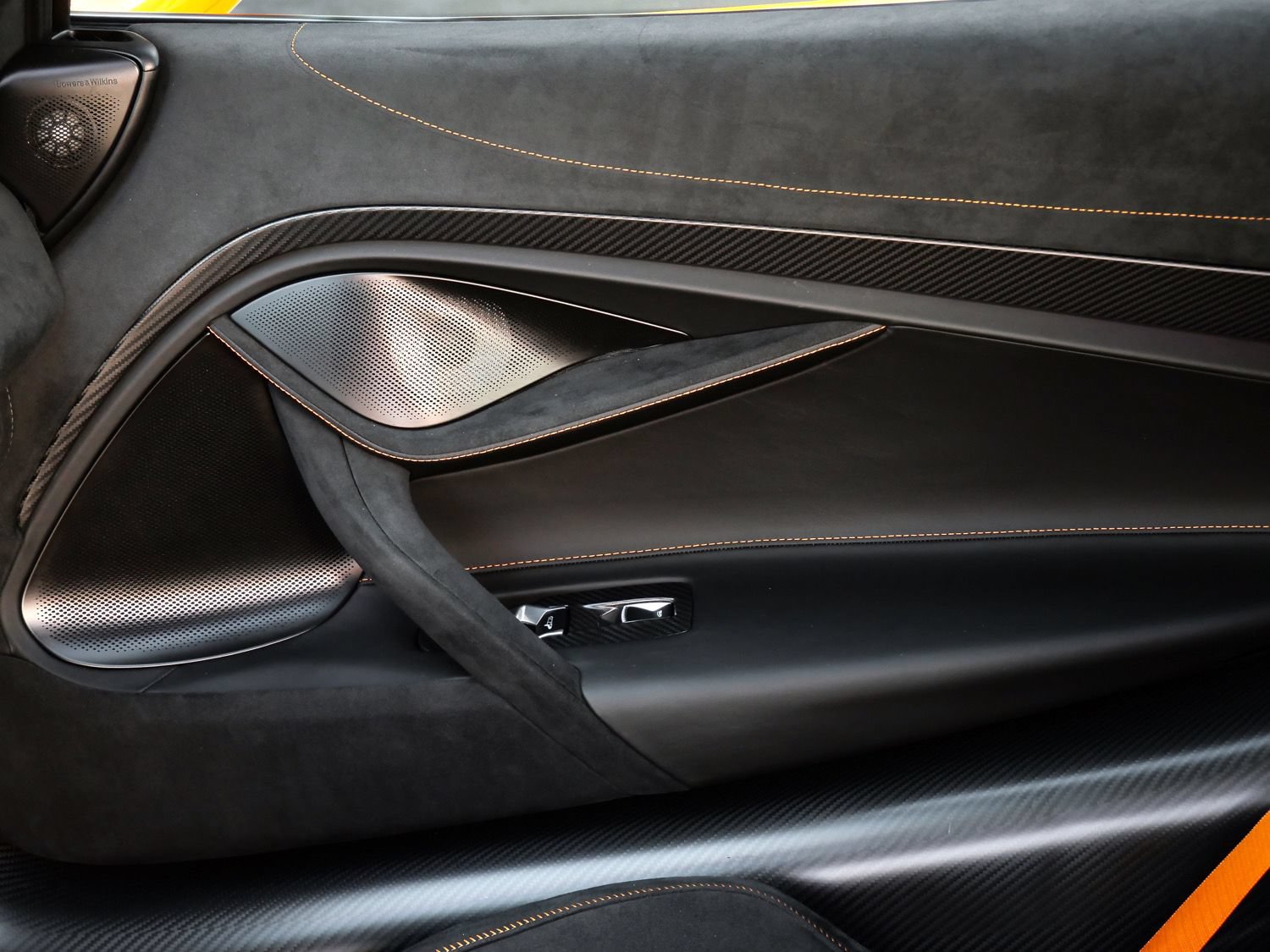 Used 2024 McLaren 750S RWD image 32