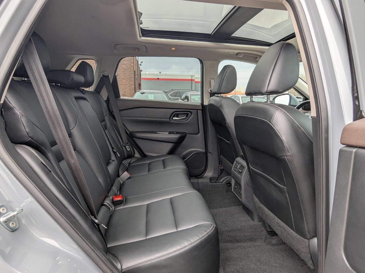 Used 2022 Nissan Rogue SL AWD/4WD image 15