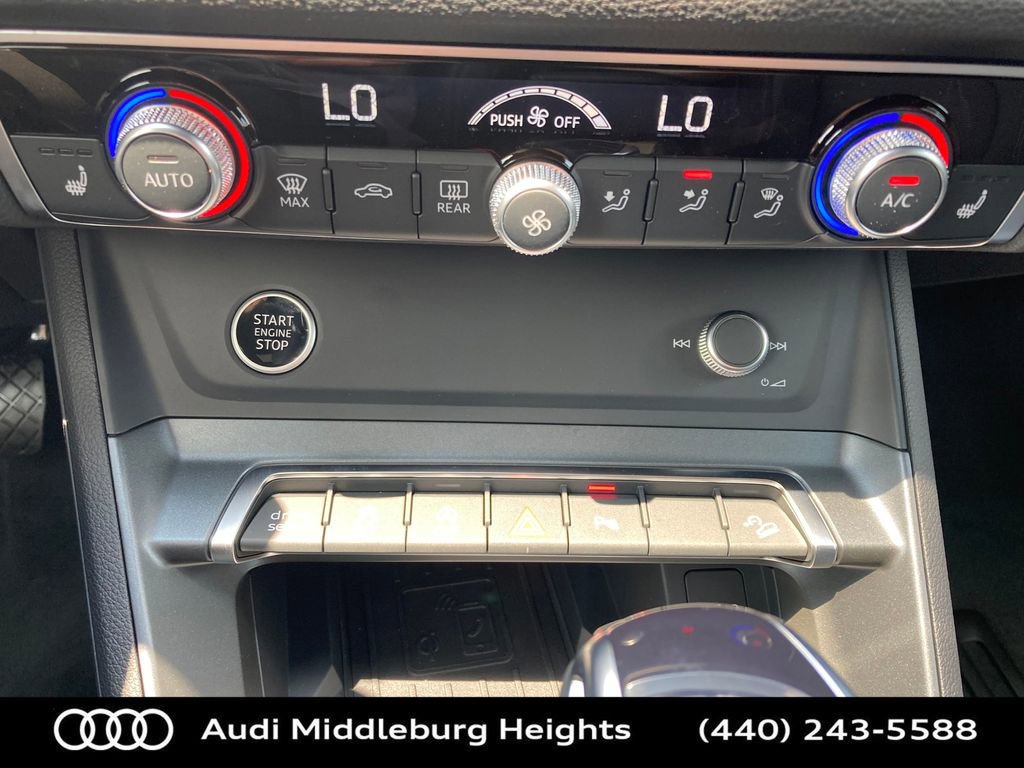 Certified 2025 Audi Q3 2.0T Premium w/ Convenience Package image 38