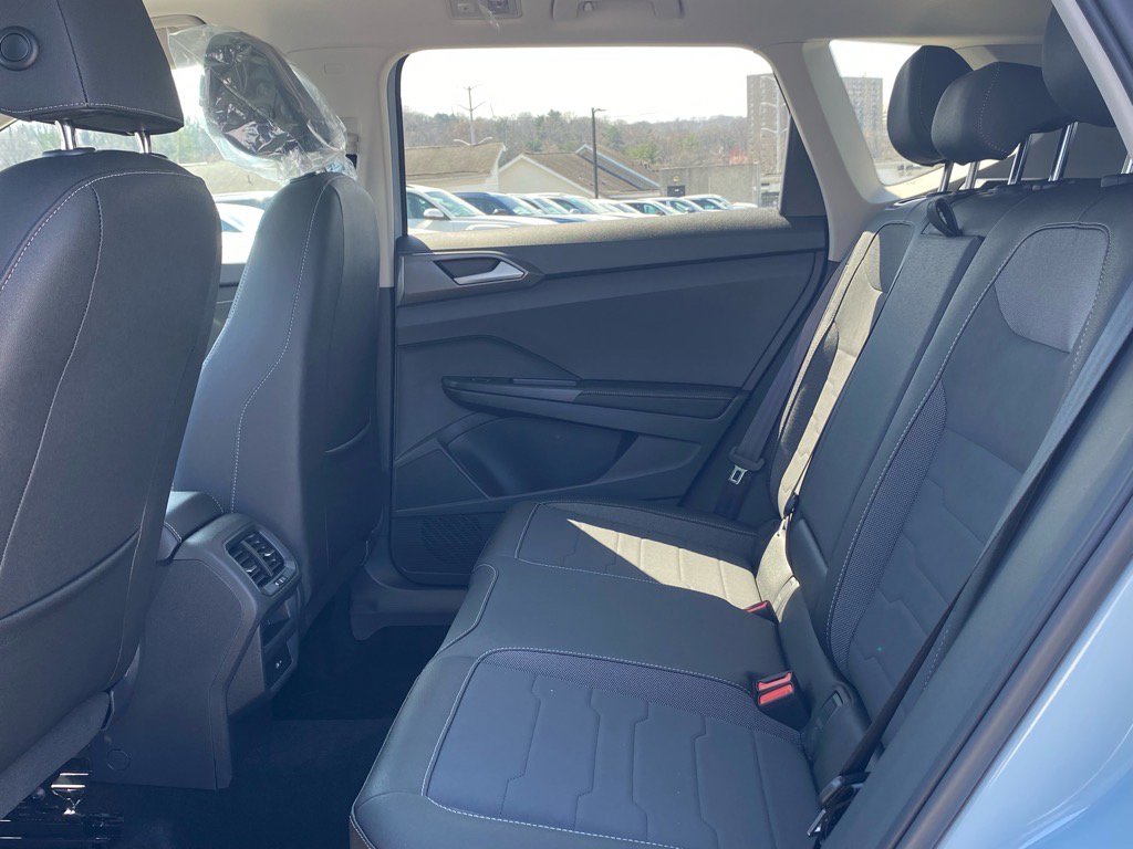 New 2025 Volkswagen Taos SE image 10