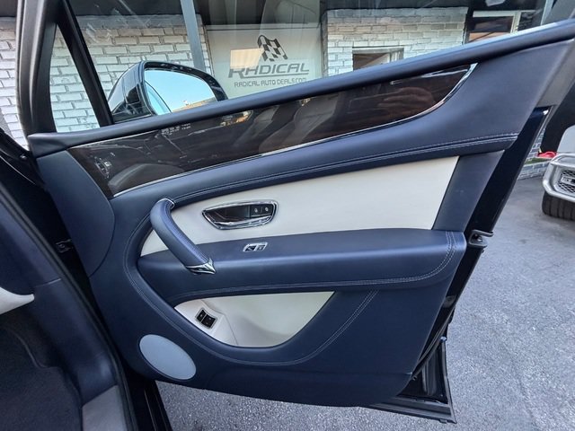 Used 2019 Bentley Bentayga AWD/4WD image 43