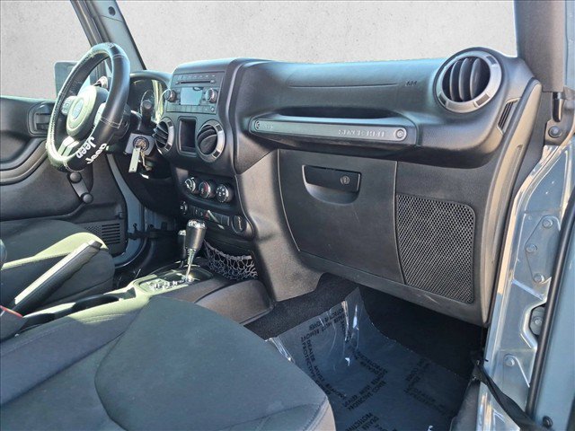 Used 2015 Jeep Wrangler Unlimited Sport w/ Connectivity Group AWD/4WD image 22