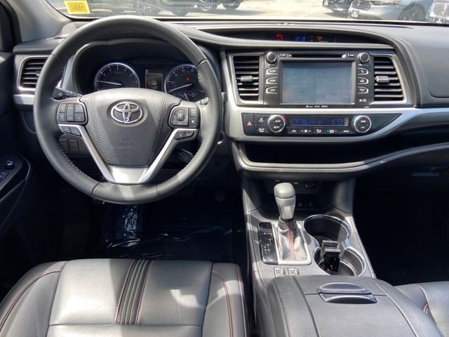 Used 2019 Toyota Highlander SE w/ Protection Package #3 AWD/4WD image 14