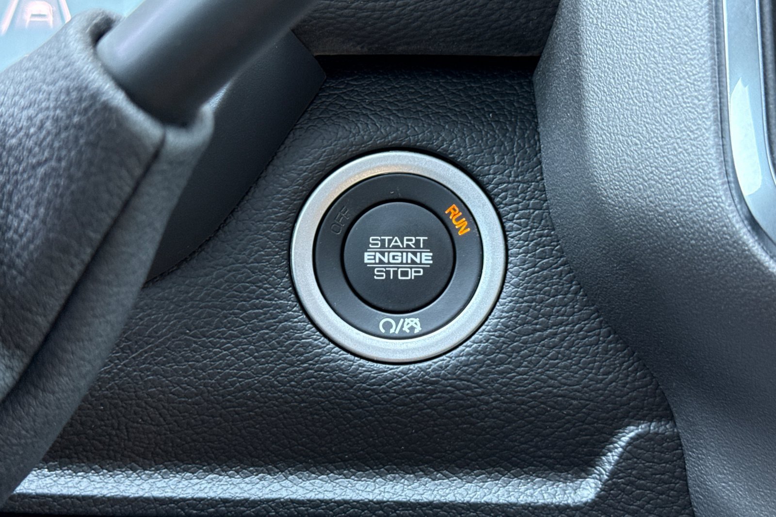 New 2026 RAM 3500 Laramie AWD/4WD image 23
