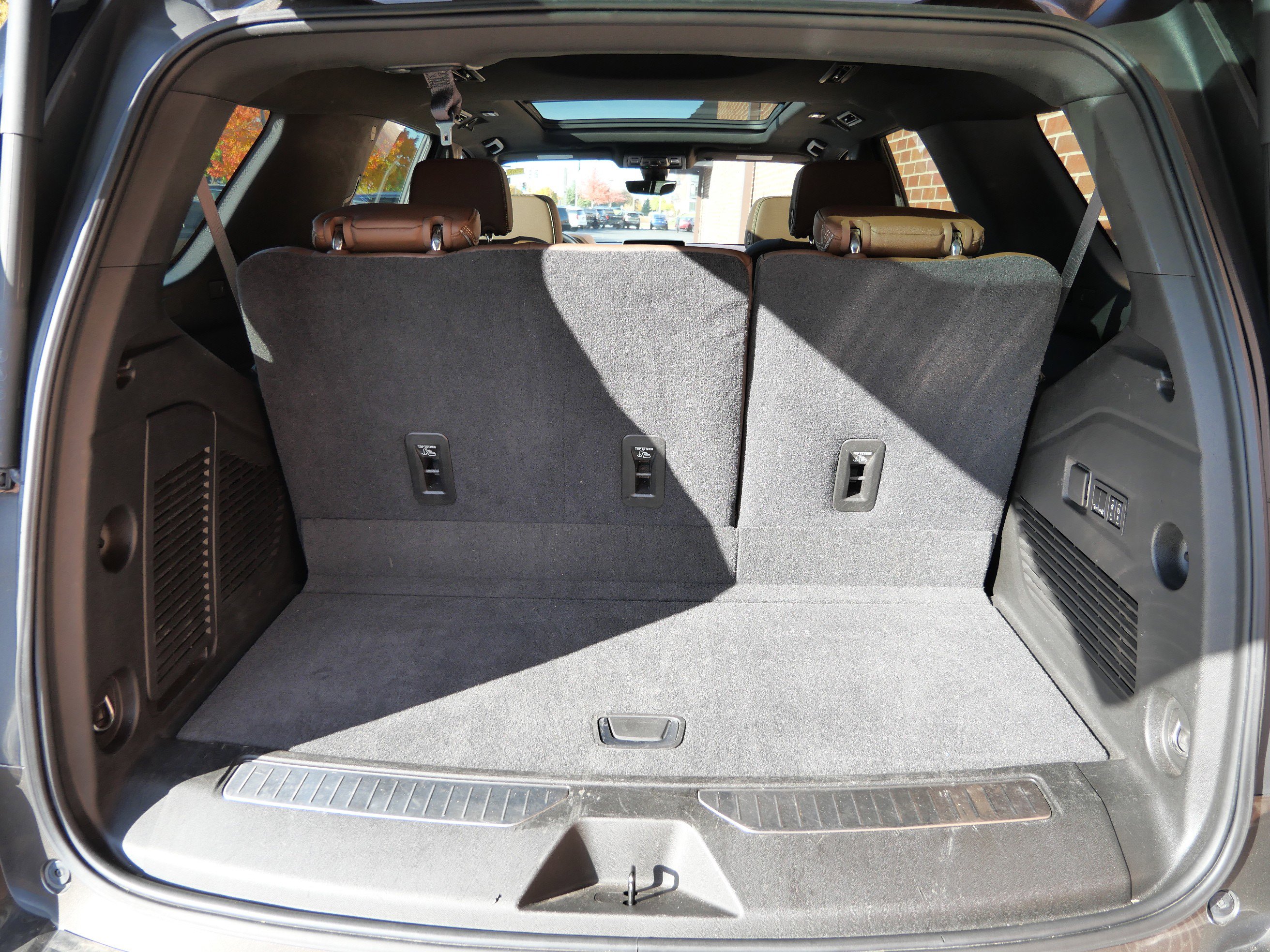 Used 2021 Chevrolet Tahoe High Country w/ Premium Package image 11