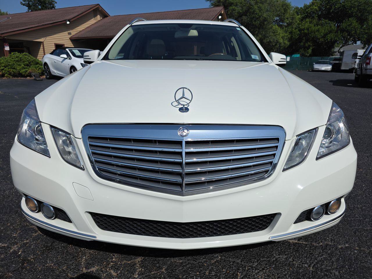 Used 2011 Mercedes-Benz E 350 4MATIC Wagon image 12