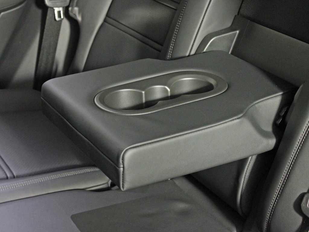 Used 2025 Porsche Cayenne image 34