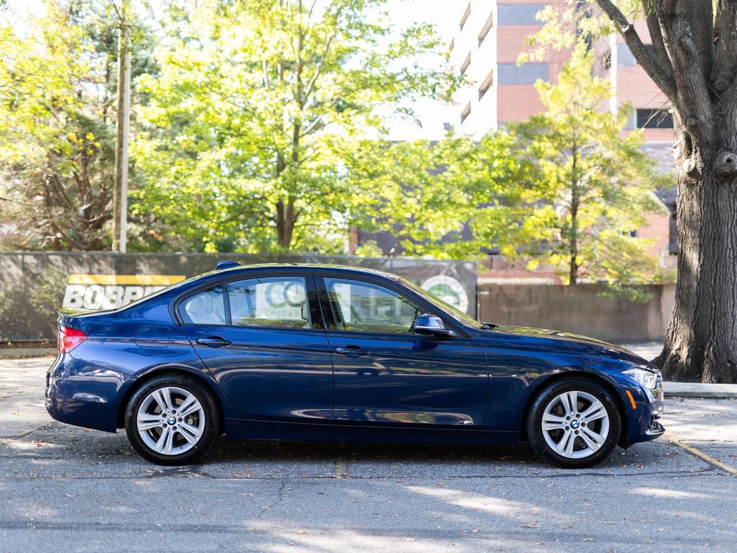Used 2016 BMW 328i xDrive Sedan AWD/4WD image 6