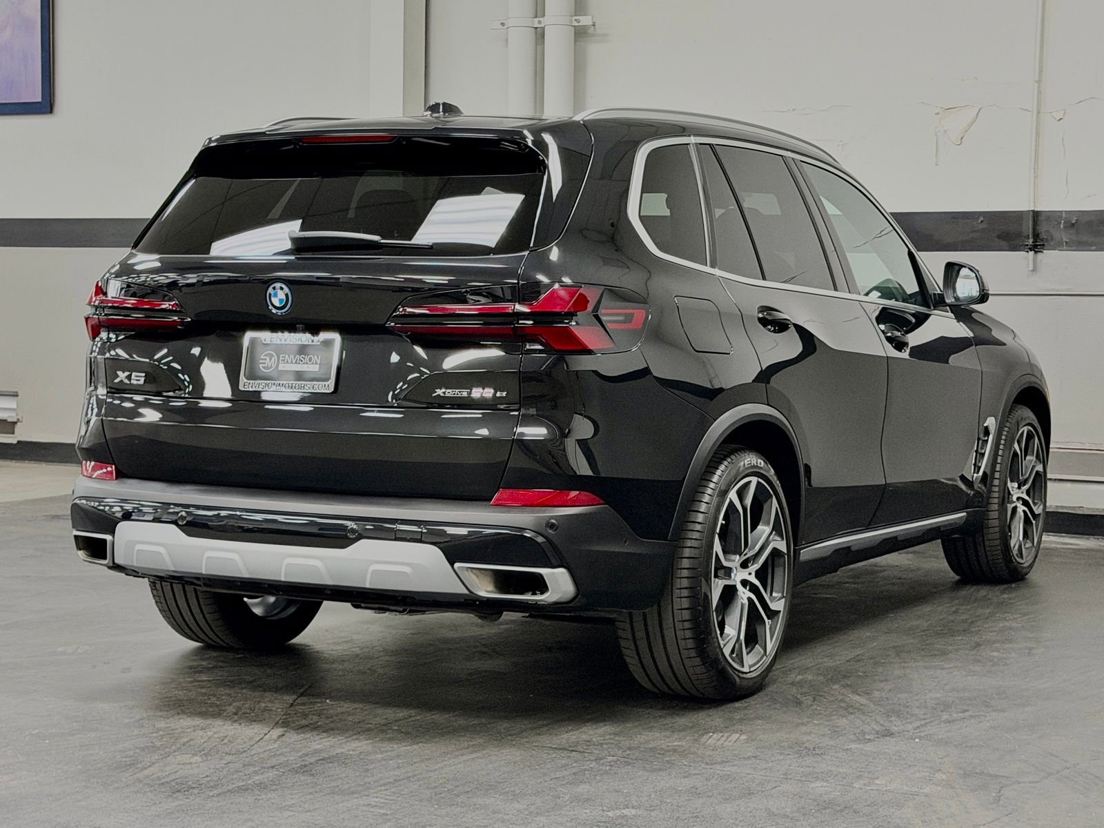 Used 2026 BMW X5 xDrive50e AWD/4WD image 12