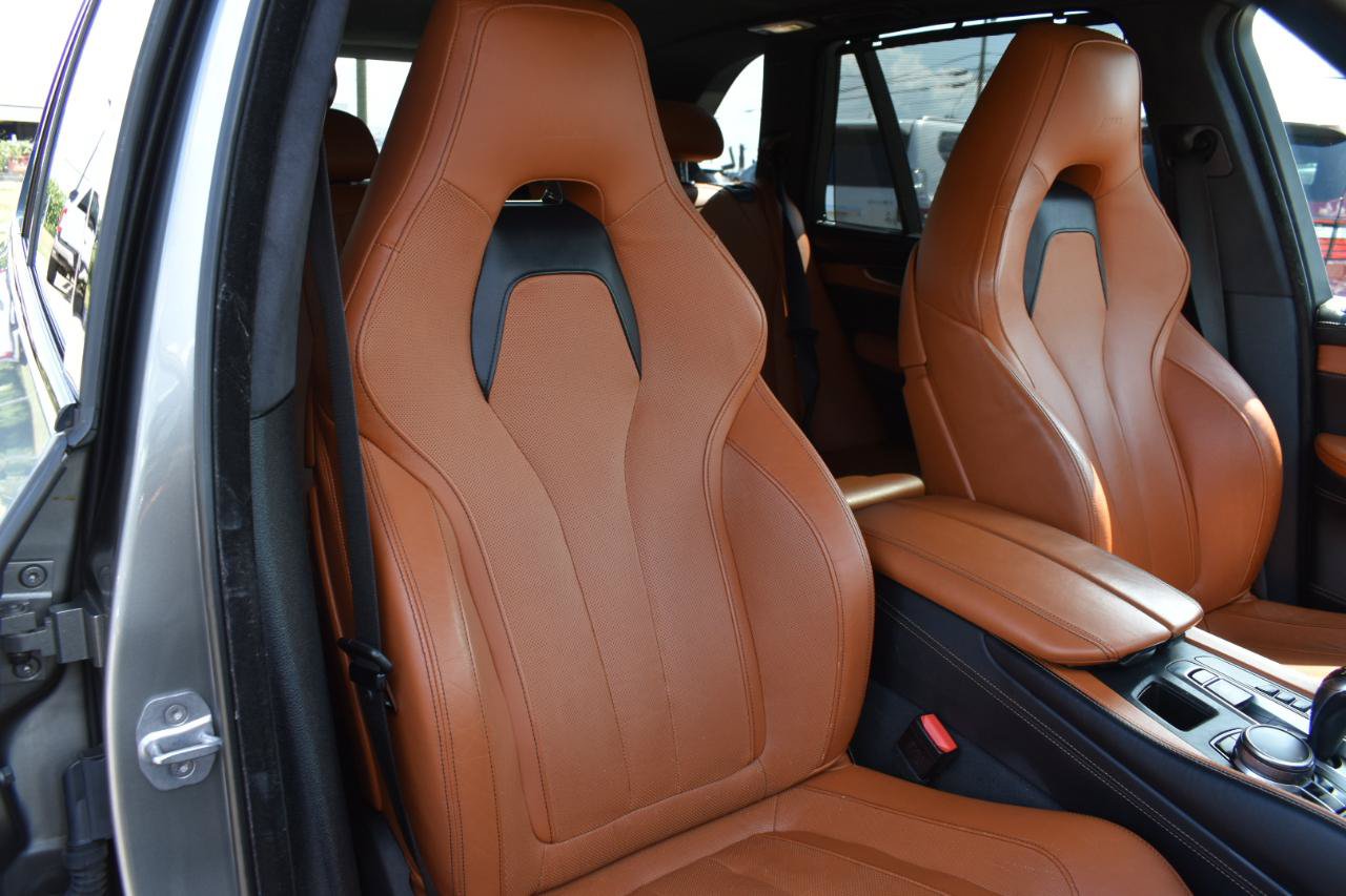 Used 2017 BMW X5 M AWD/4WD image 31