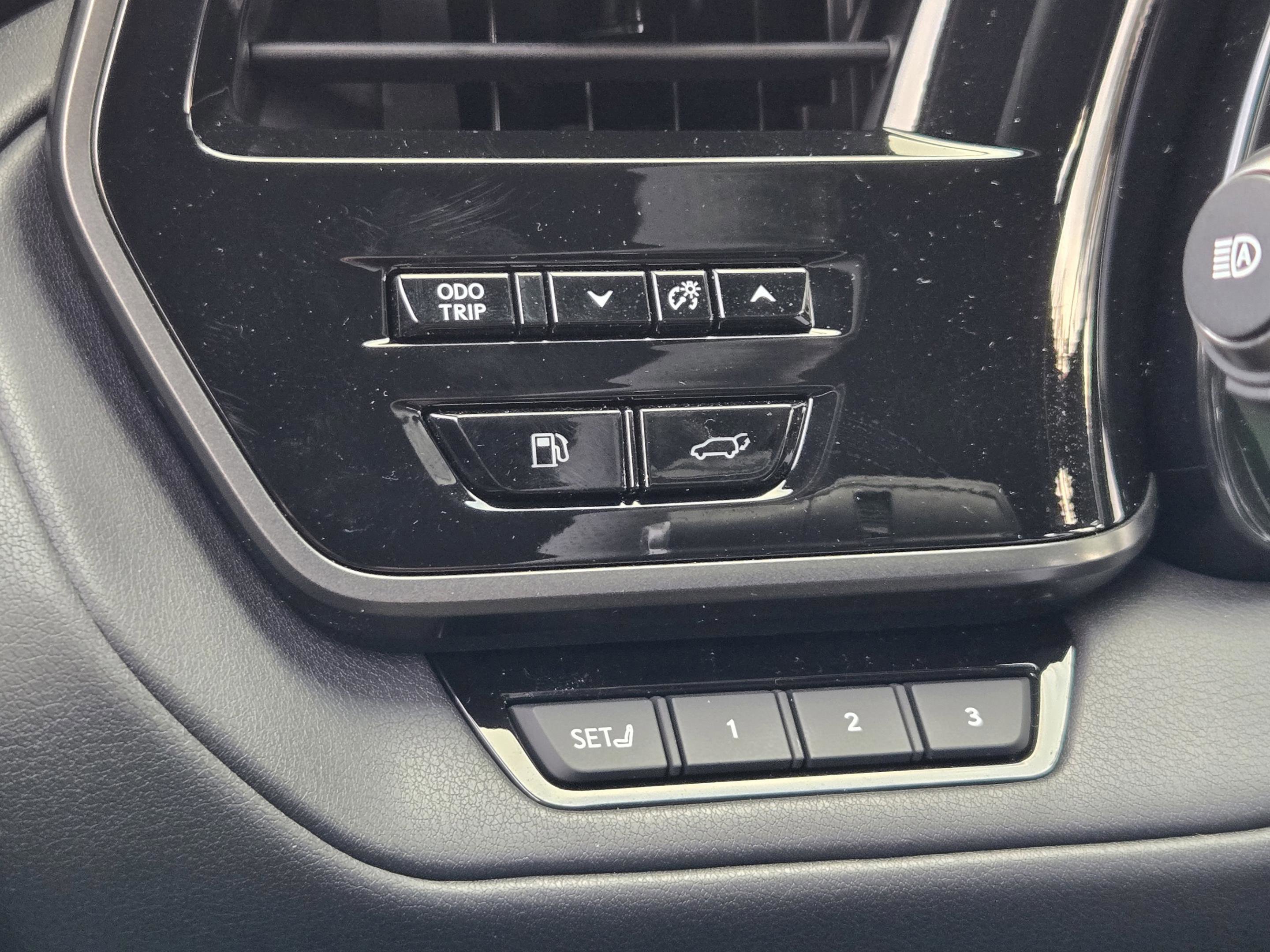 New 2026 Lexus TX 500h AWD image 17