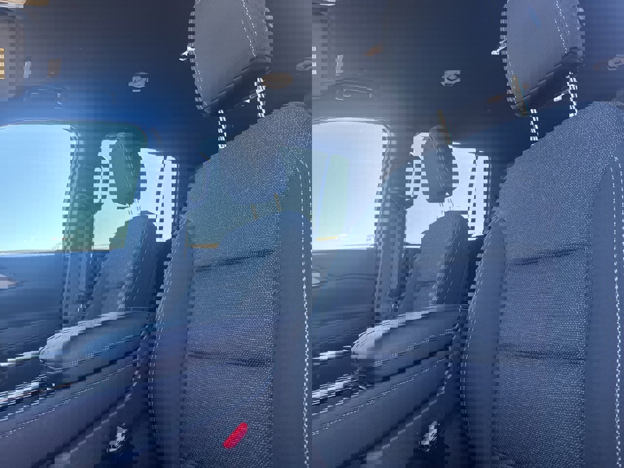 Used 2025 Chevrolet Traverse LT image 35