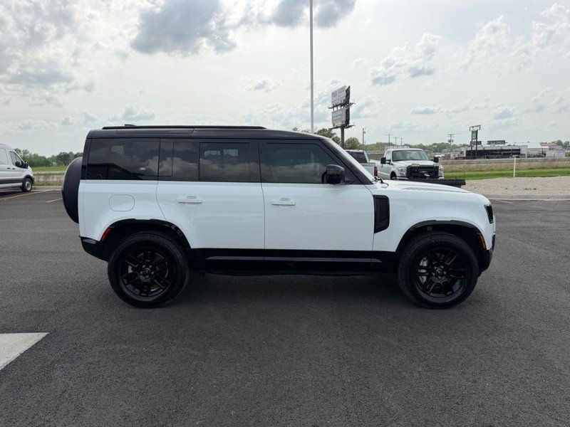 Used 2022 Land Rover Defender 110 X-Dynamic HSE AWD/4WD image 4