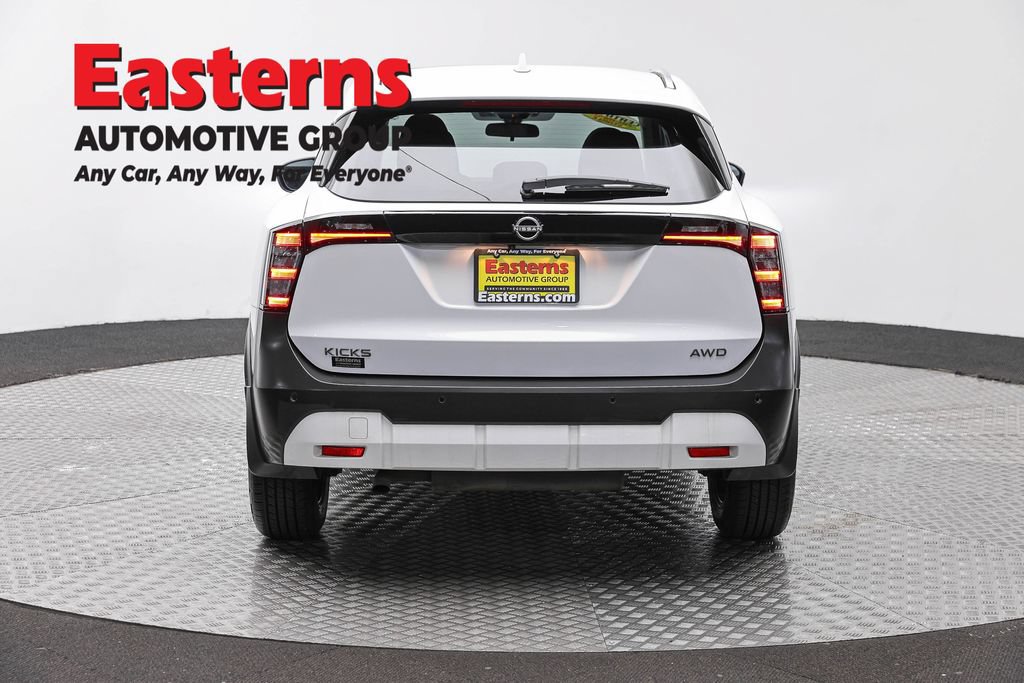 Used 2025 Nissan Kicks SV w/ SV Premium Package AWD/4WD image 6