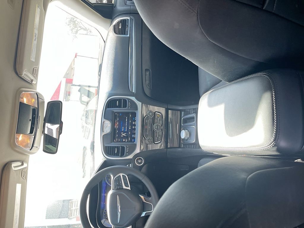 Used 2022 Chrysler 300 Touring w/ Sport Appearance Package image 20