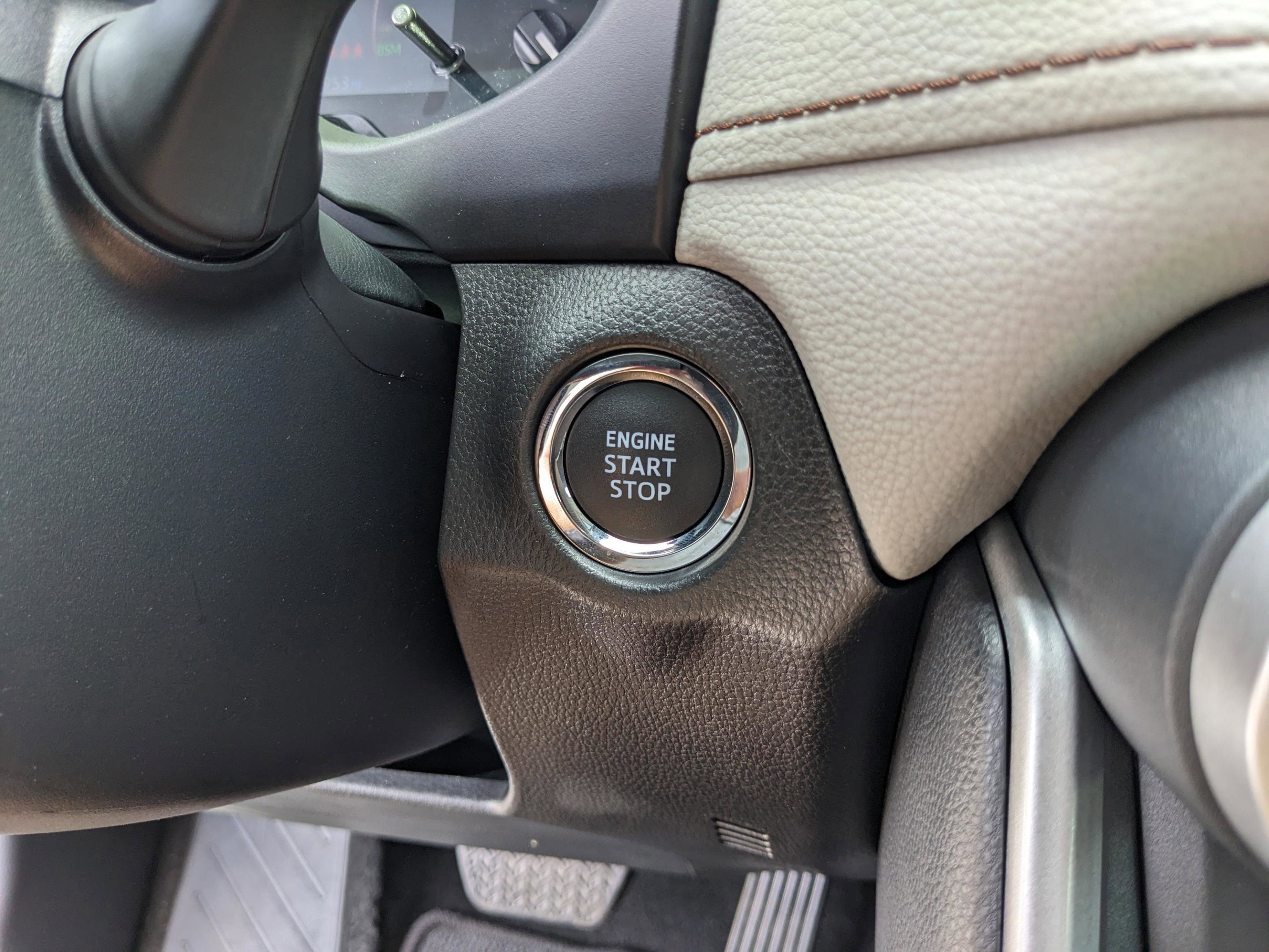 Used 2025 Toyota RAV4 XLE Premium FWD image 27