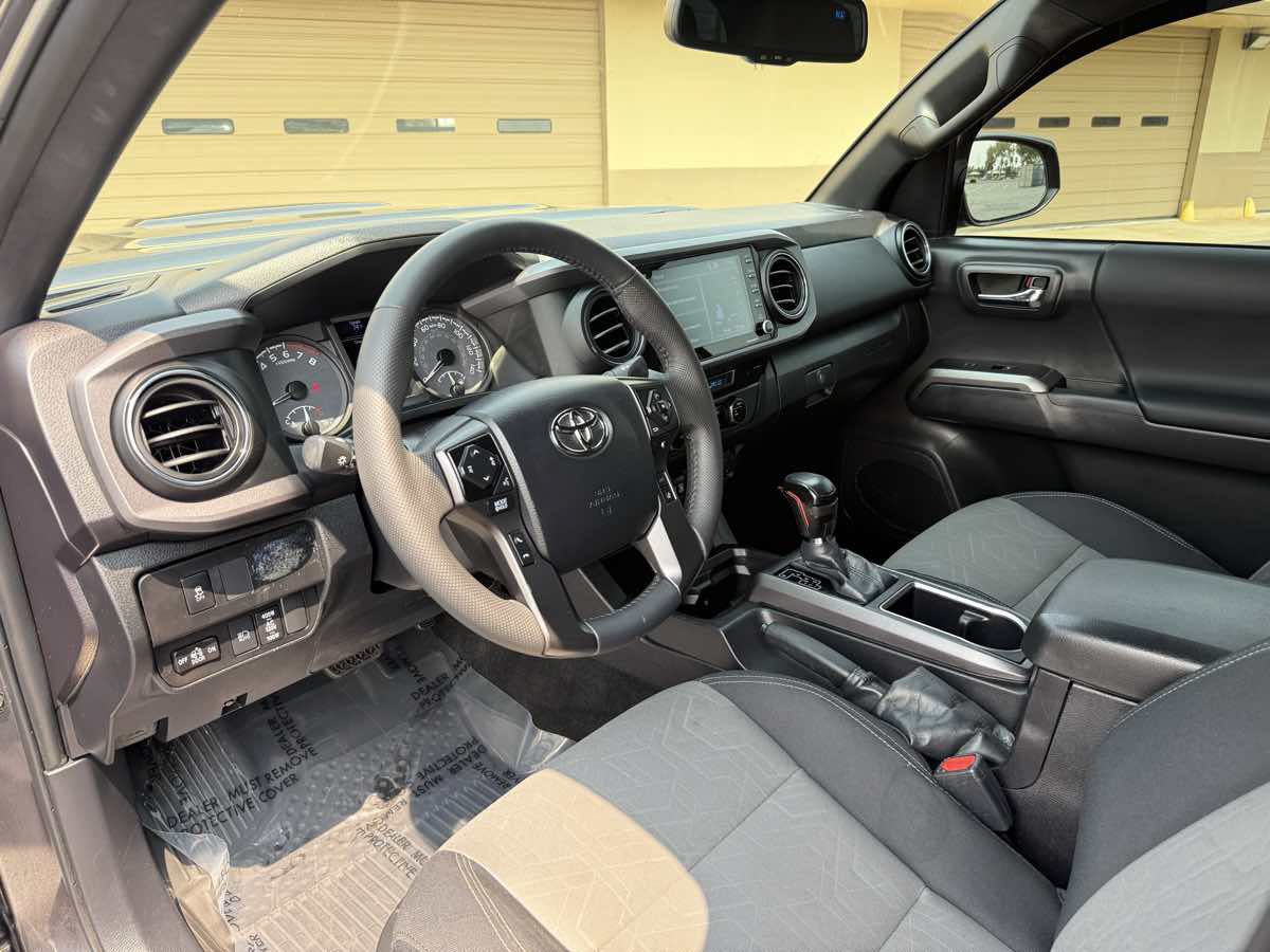 Used 2023 Toyota Tacoma TRD Sport w/ Black Out Package (TMS) AWD/4WD image 15