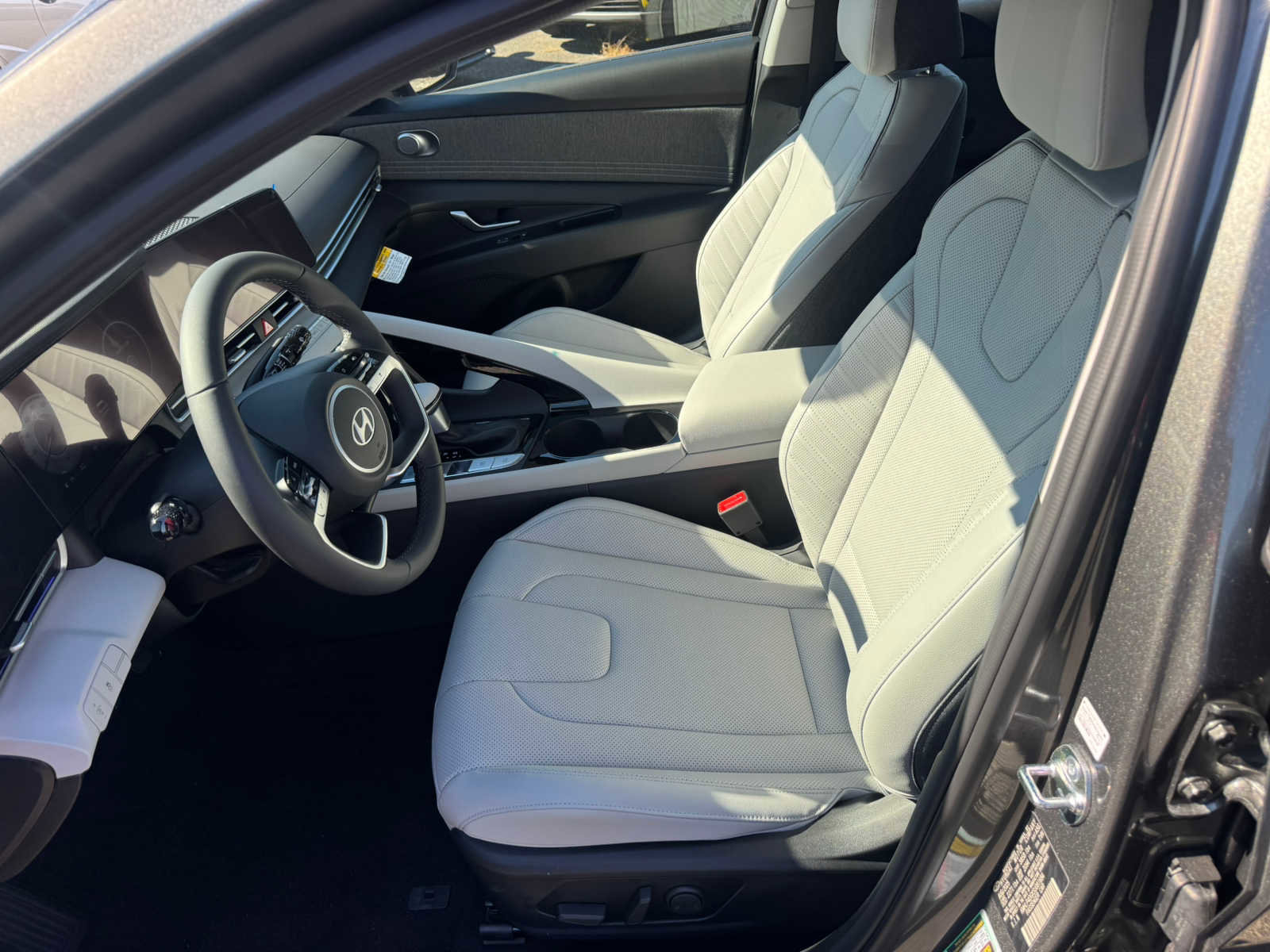 New 2026 Hyundai Elantra Limited image 9