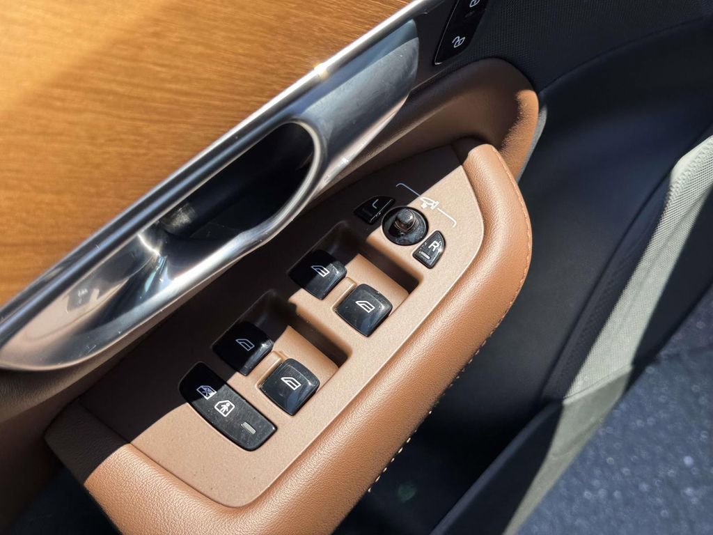 Certified 2023 Volvo XC90 B6 Plus w/ Protection Package Premier image 15