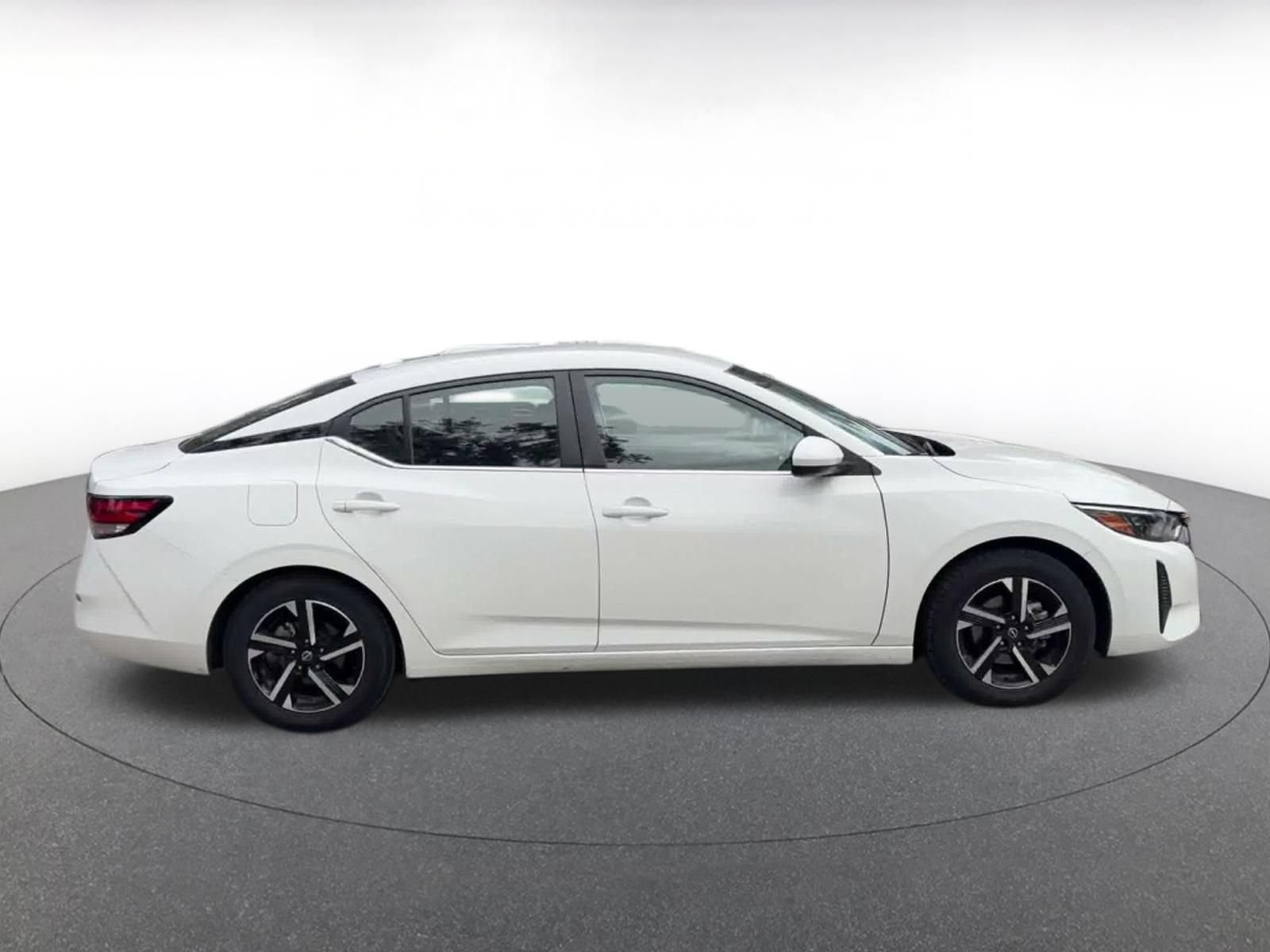 Used 2025 Nissan Sentra SV FWD image 8
