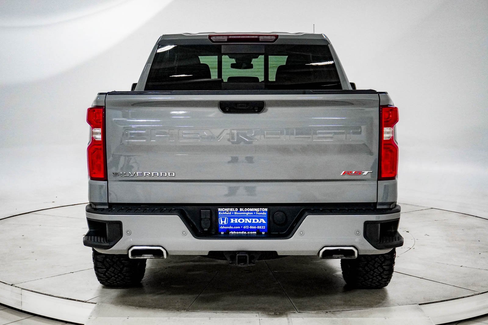 Used 2024 Chevrolet Silverado 1500 RST w/ Convenience Package II image 6