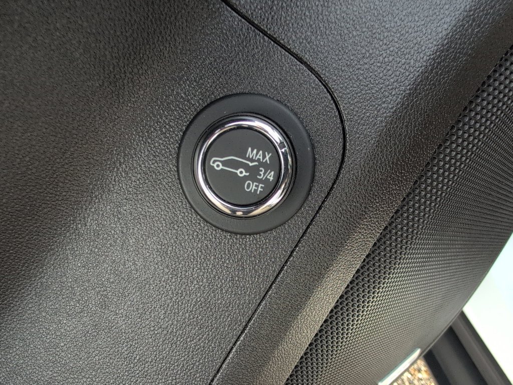 Used 2023 GMC Acadia SLT image 19