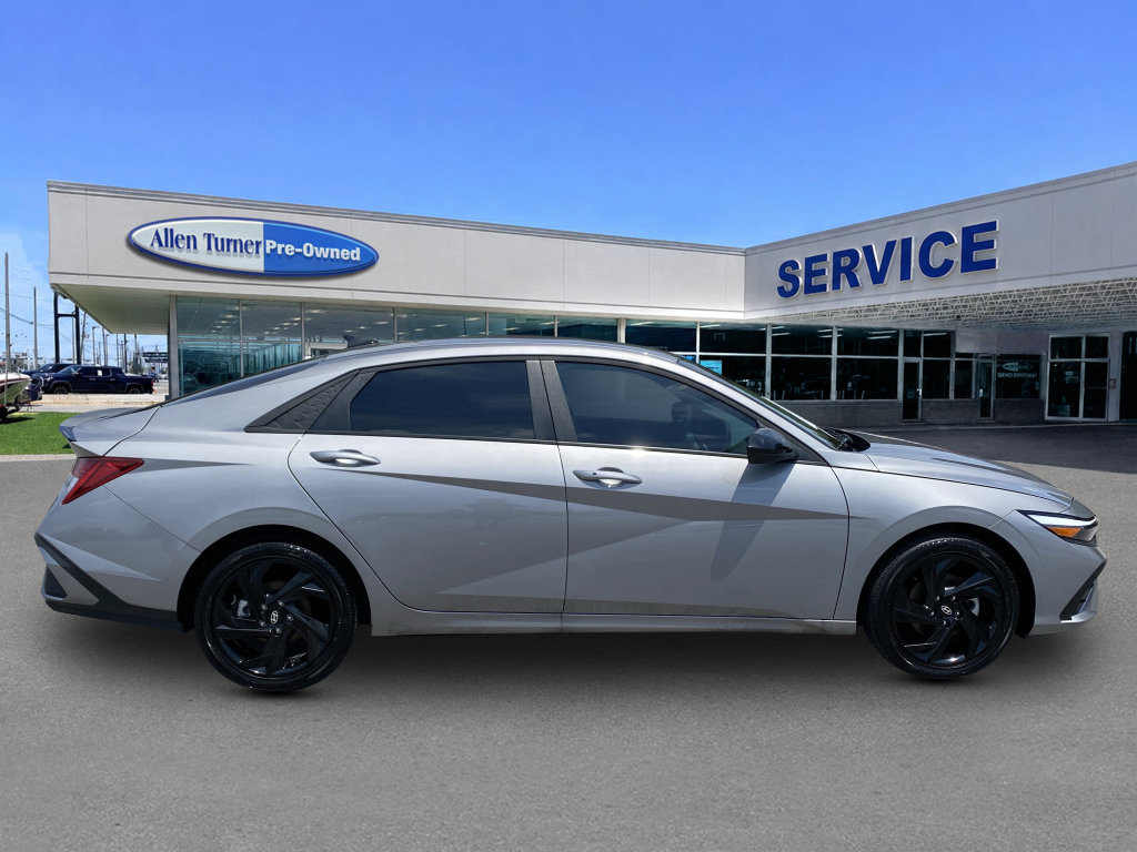 Certified 2026 Hyundai Elantra SEL FWD image 8