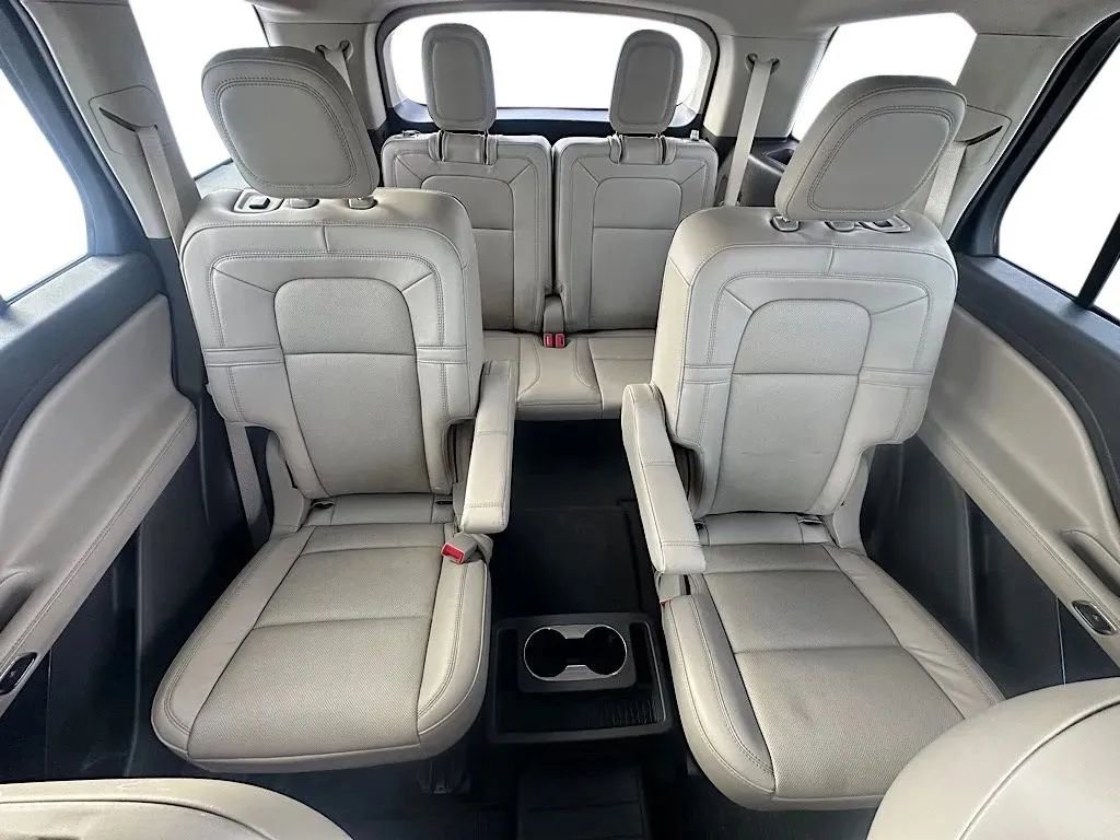 Used 2022 Lincoln Aviator Reserve w/ Equipment Group 201A image 30