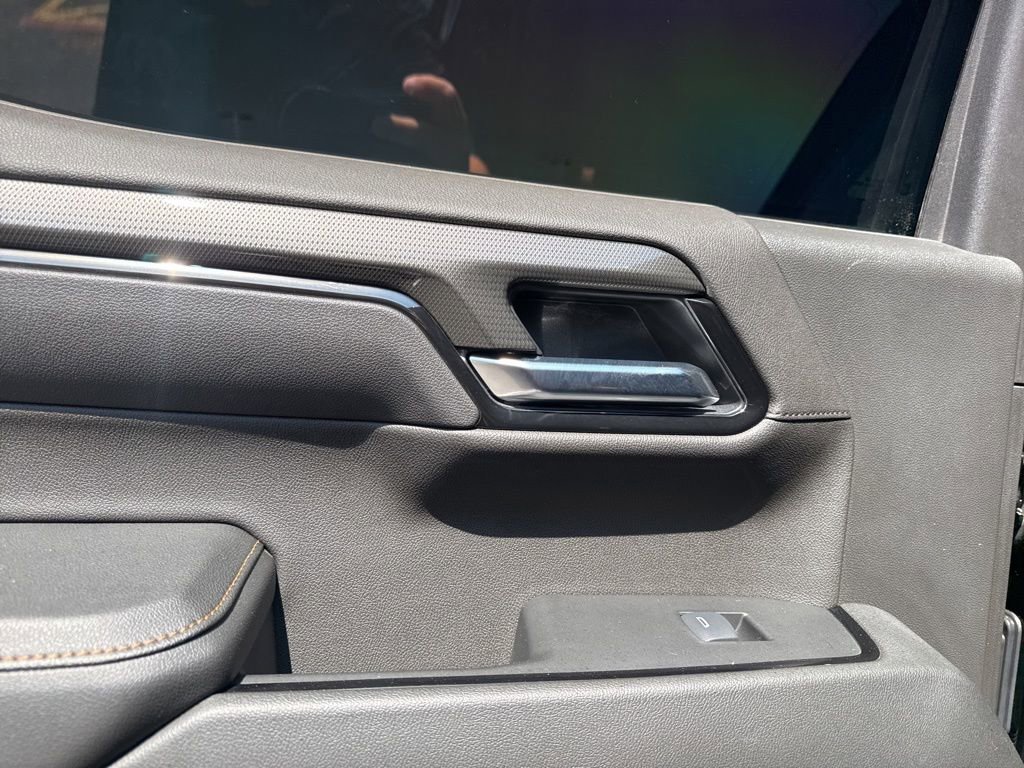Used 2025 GMC Sierra 1500 AT4 w/ AT4 Premium Package image 34