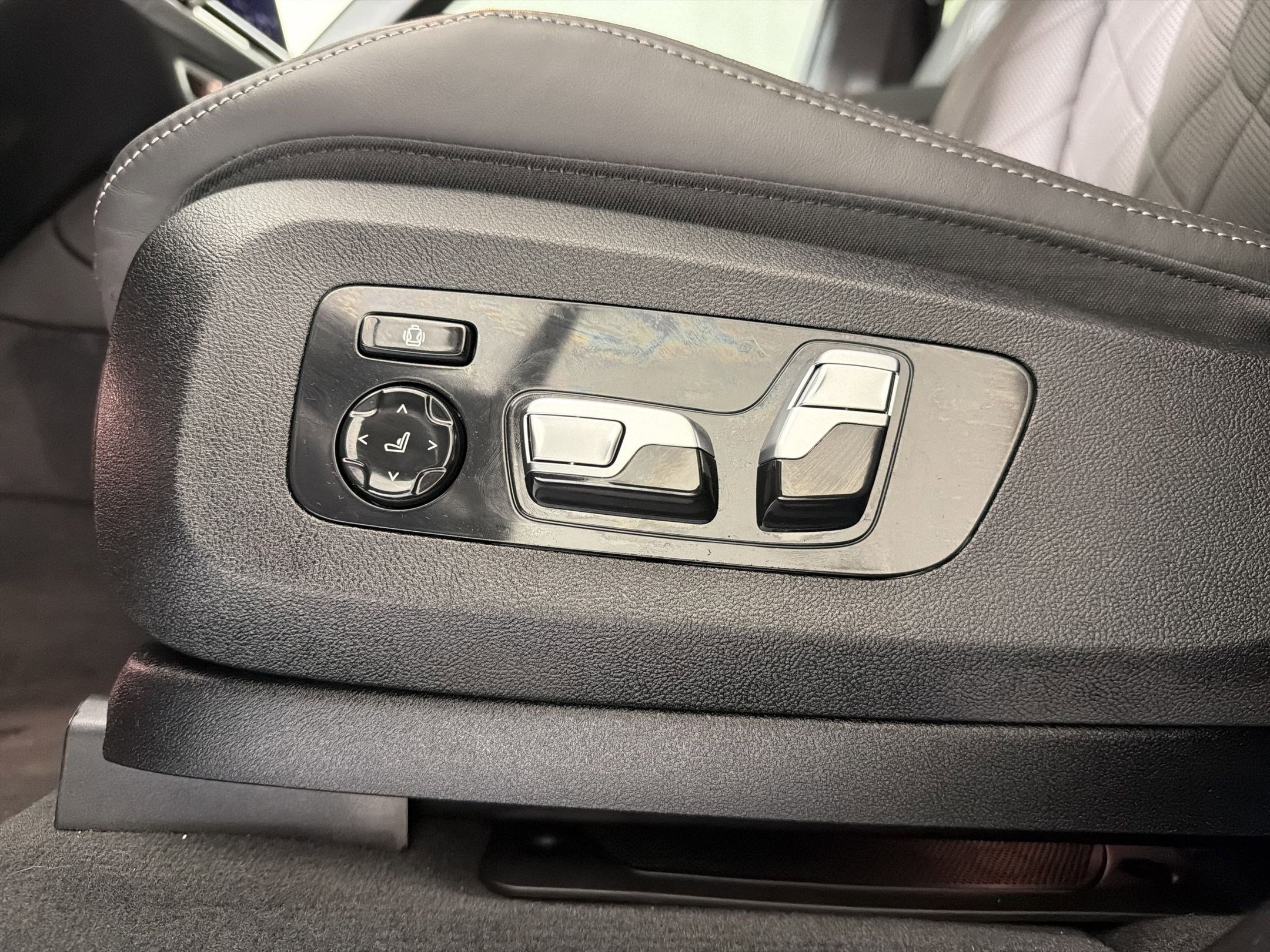 Certified 2025 BMW X5 M60i w/ Parking Assistance Package AWD/4WD image 13