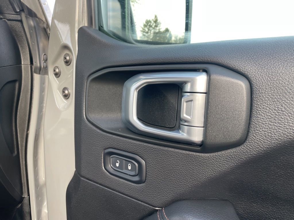 Used 2022 Jeep Wrangler Unlimited Rubicon w/ Trailer Tow Package image 41