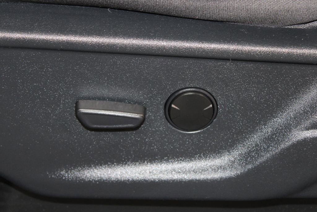 Used 2025 Ford F150 XLT w/ Equipment Group 301A Standard image 17