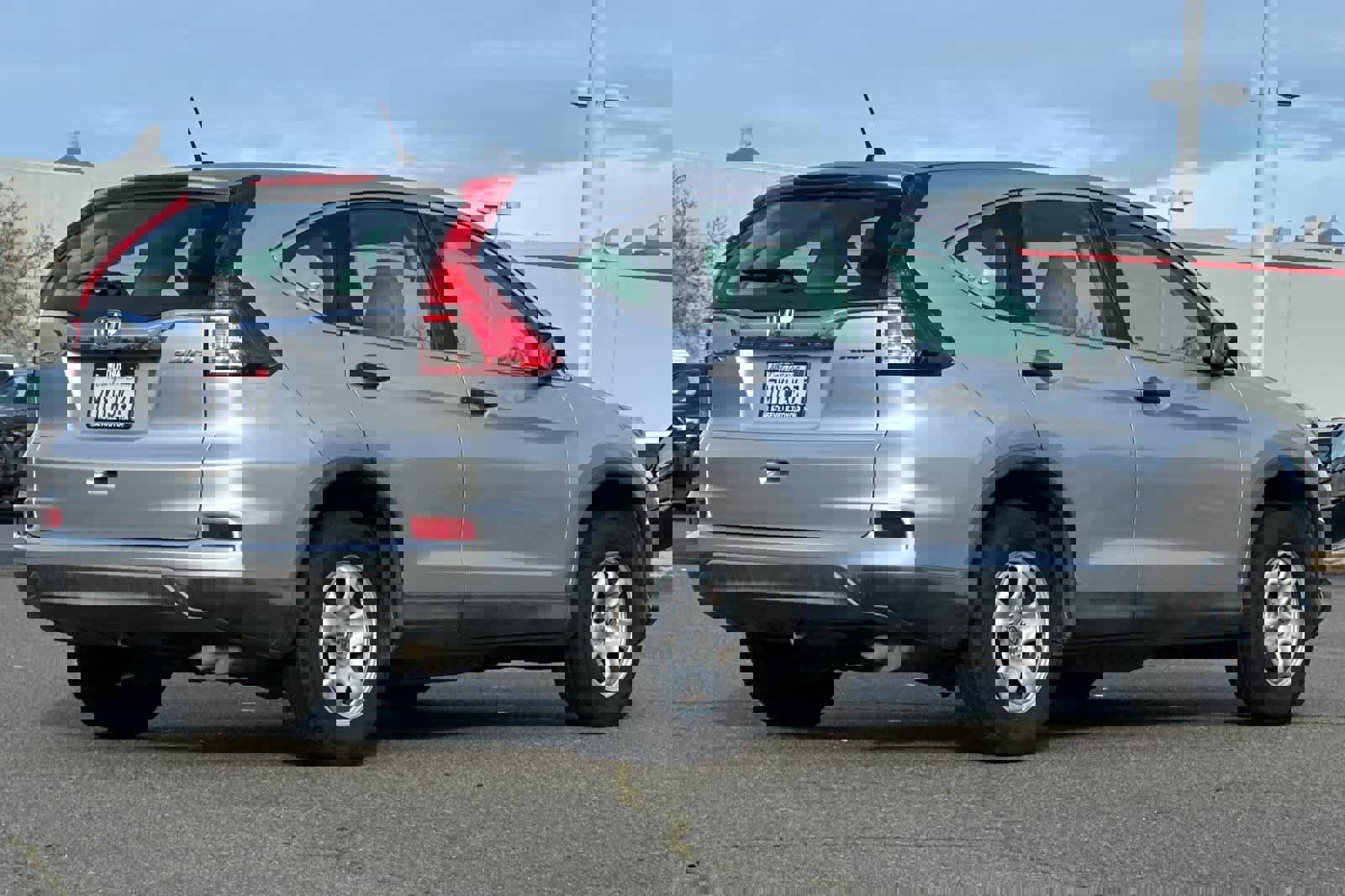 Used 2015 Honda CR-V LX image 2