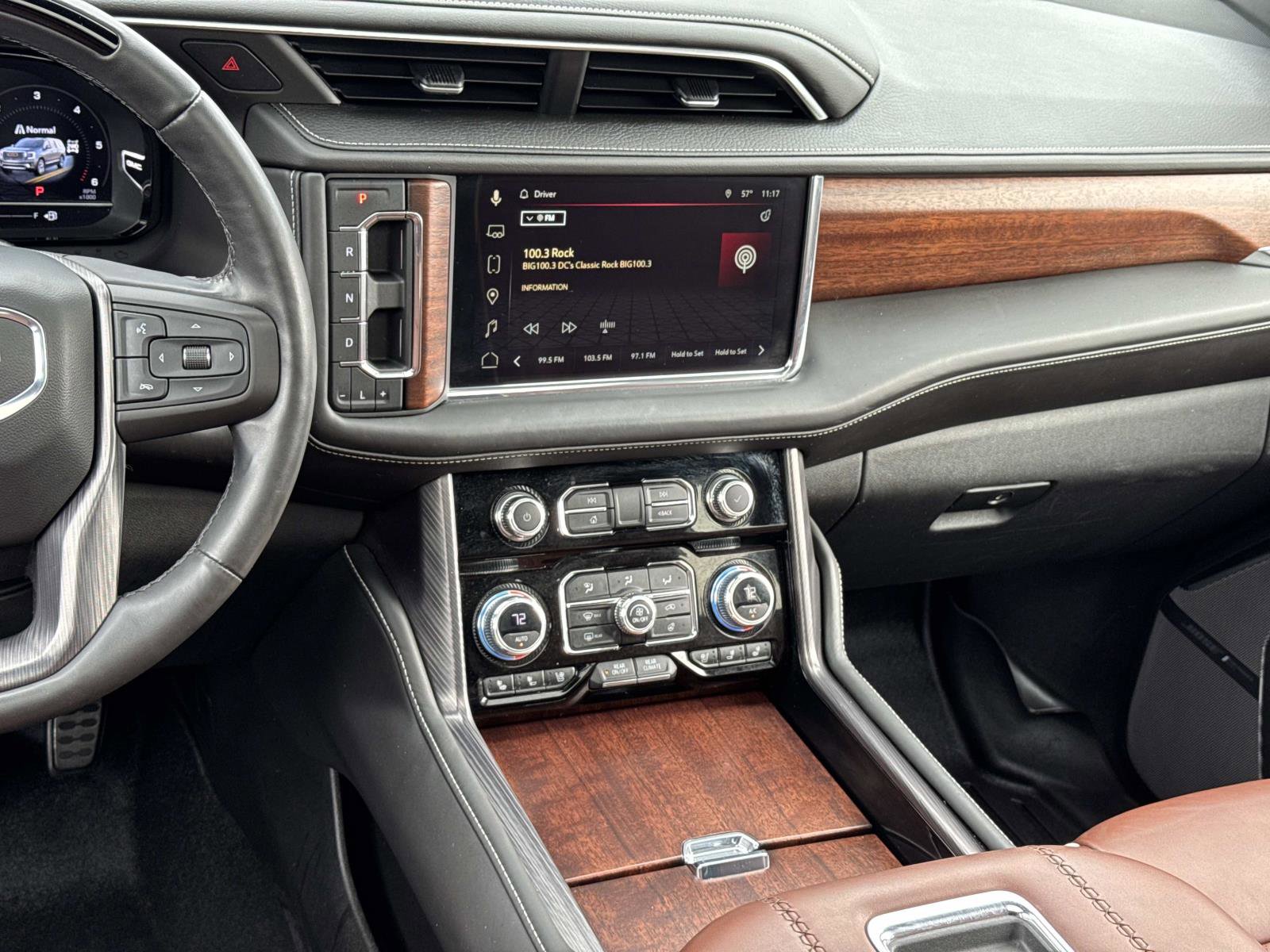 Used 2023 GMC Yukon Denali Ultimate image 3